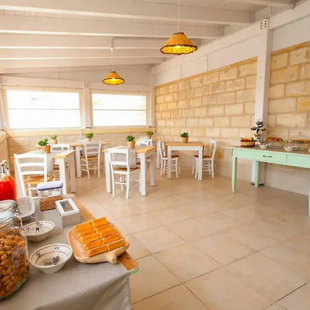 فندق مبيت وإفطار Terra D'otranto 3*
